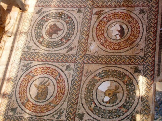 Piazza Armerina: Roman Villa Del Casale Mosaics Tour - Tour Highlights and Experiences