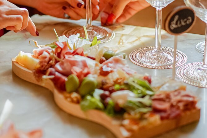 Piazza Navona Balcony Experience: Roman Wine and Delights Tasting - Pricing and Reservation