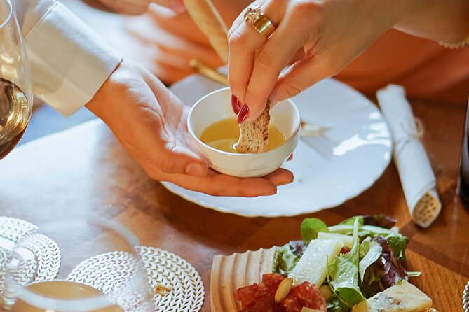 Piazza Navona Balcony Experience: Roman Wine and Delights Tasting - Cancellation Policy