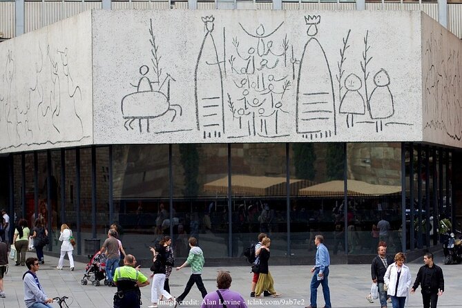 Picasso & Joan Miró in Barcelona: Private Half-Day Art Tour - Exploring Joan Mirós Art