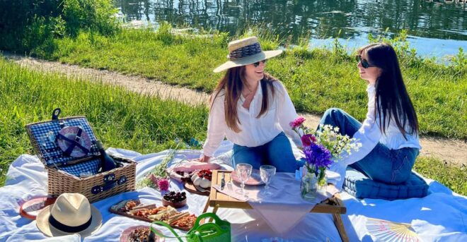 Picnic Chic in Paris - Experience Highlights