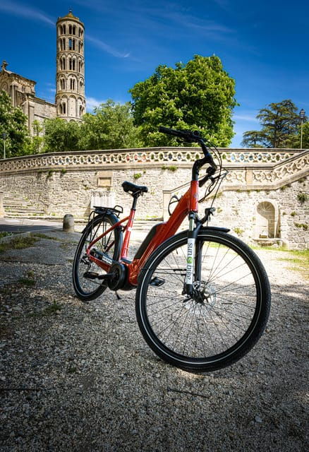 Picnic in the Middle of a Vineyard by E-Bike - Good To Know
