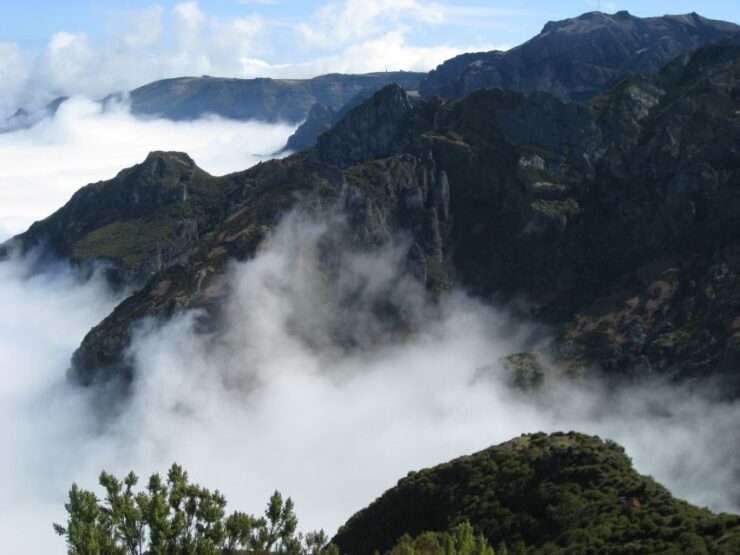 Pico Arieiro / Ruivo / Achada Do Teixeira Full Day Hike - Activity Details