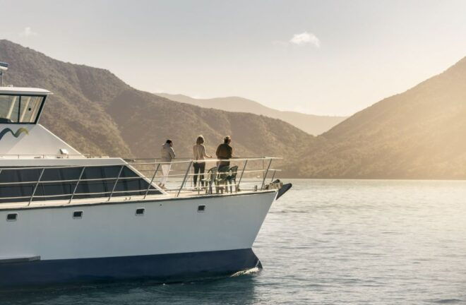 Picton and Marlborough Sounds: Seafood Odyssea Cruise - Live Tour Guide and Language Options