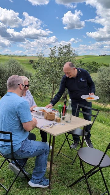 Pienza: Sheep and Chickens Tour W/Gourmet Lunch at Farmhouse - Good To Know