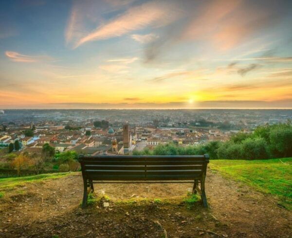 Pietrasanta: SIGHTSEEN TOUR WITH PRIVATE PHOTOGRAPHER - Frequently Asked Questions