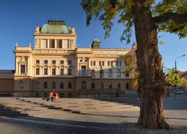 Pilsen: Old Town Guided Walking Tour - Discover Pilsens Heritage