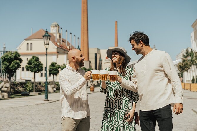 Pilsner Urquell Brewery Tour With Beer Tasting - Tasting Unfiltered Pilsner Urquell