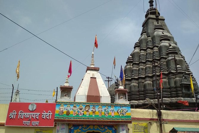 Pinddaan at Gaya - Inclusions