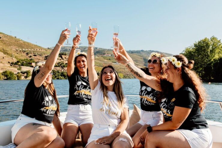 Pinhão: Boat Cruise at Sunset With Sparkling Wine - Scenic Douro River Cruise