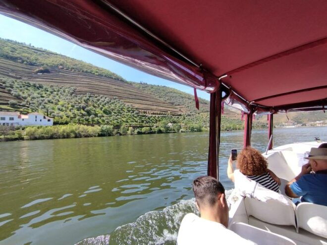 Pinhão: Douro River 1H Boat Trip With Port Wine - Customer Reviews