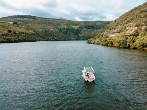 Pinhão: Private Solar Boat Tour - Wine Tasting Included - Expert Guide and Photography