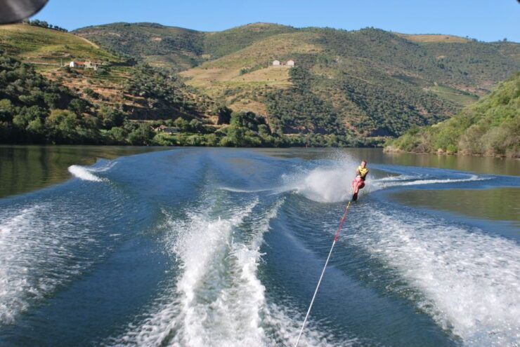 Pinhão: River Douro Speedboat Tour With Water Sports - Experience Itinerary