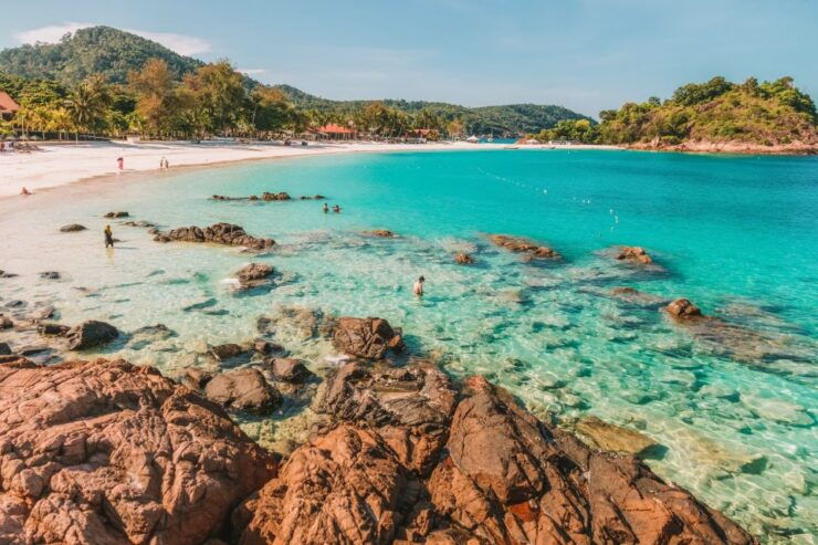 Pink Beach and Southeast Gili Islands Full Day Private Tour - Activity Details