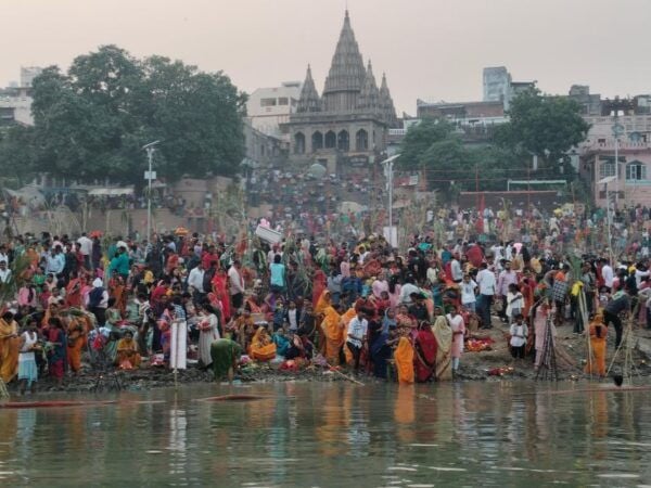 Pintu Tourist Guide in Spanish & English in Varanasi/Benares - Languages Available