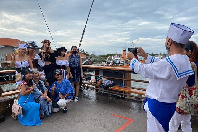 Pirate Dinner Cruise in Bali with Traditional Pinisi Boat - Authenticity and Family-Friendly Vibe