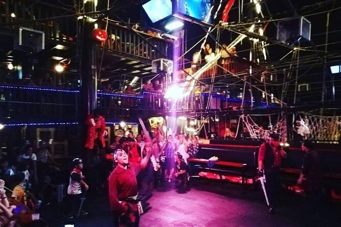 Pirate Show in Cancun! Dinner & drinks - The Setting and Atmosphere