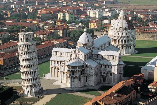 Pisa and Lucca Half-Day Trip From Florence With the Leaning Tower - Leaning Tower of Pisa