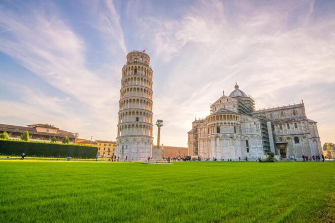 Pisa: Express Walk With a Local in 60 Minutes - Meeting Location