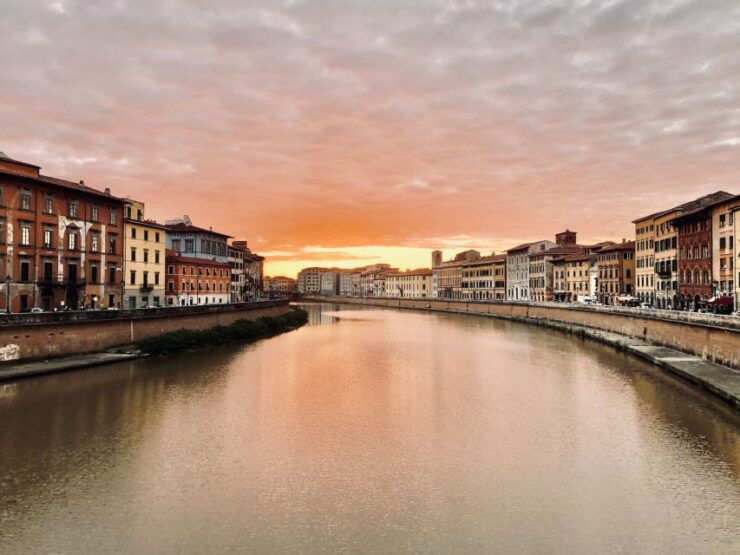 Pisa: Sherlock Holmes Self-guided Smartphone City Game - Activity Details