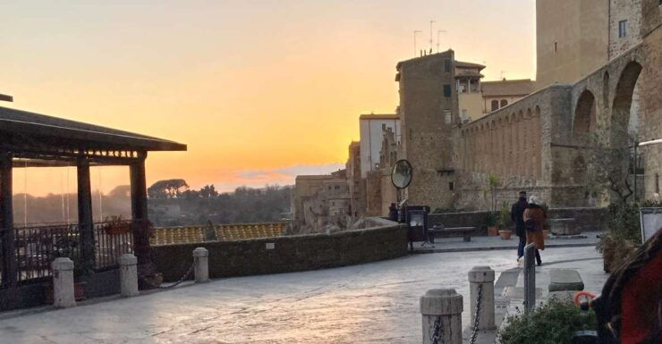 Pitigliano: Vie Cave and Etruscan Necropolis Walking Tour - Tour Overview