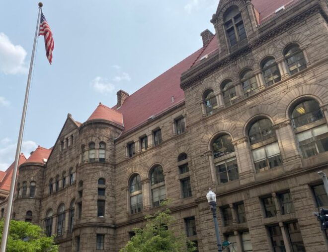 Pittsburgh: Pittsburgh 101 Walking History Tour - Tour Experience