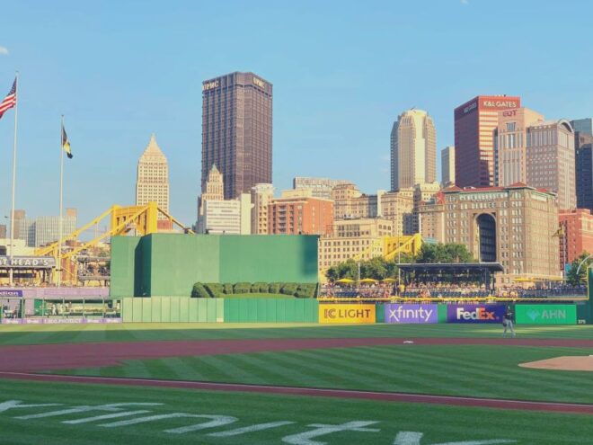 Pittsburgh: Pittsburgh Pirates Baseball Game Ticket - Selecting Participants and Date