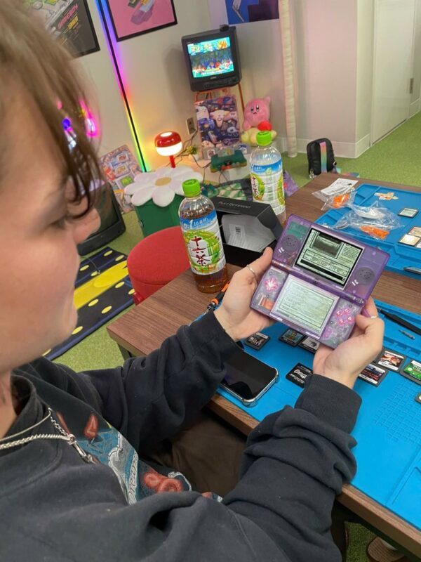 Pixel Lab Tokyo: Pixel Lab Tokyo: DS Lite USB-C & IPS Mod Workshop - Working With the Instructor