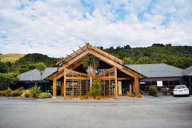 Pkaha Wildlife Centre Guided spiritual Tour from Wellington - Introduction