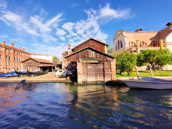 Plague & Palate: Venices Dark History and Culinary Delights - Directions