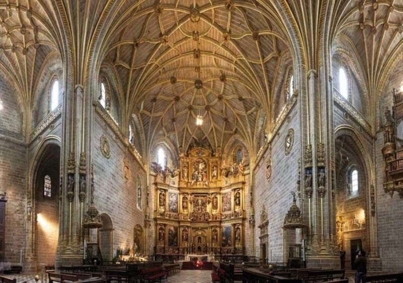 Plasencia: Cathedral Visit and City Highlights Guided Tour - Itinerary Highlights