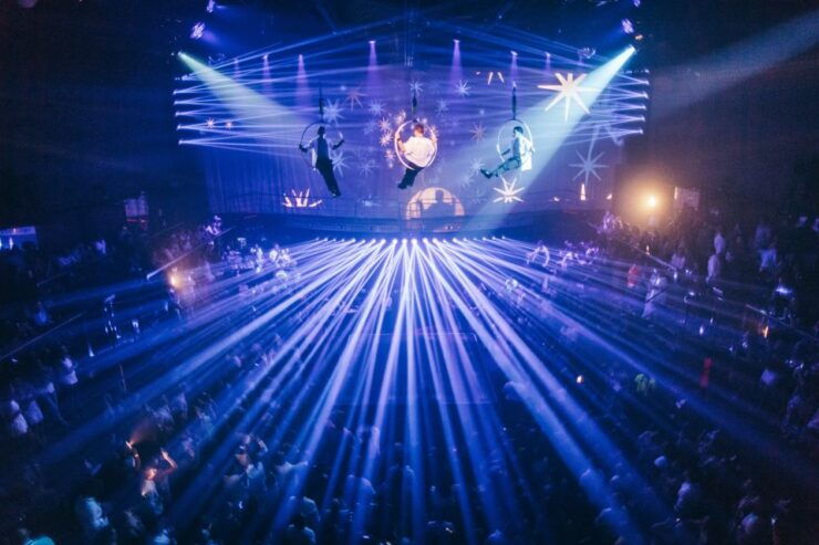 Playa Del Carmen: Coco Bongo Nightclub Experience - Experience Highlights