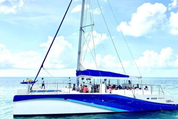 Playa Del Carmen: Isla Mujeres Catamaran Cruise With Lunch - Explore Isla Mujeres