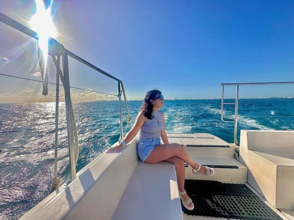 Playa Del Carmen: Isla Mujeres Unlimited Open Bar Catamaran - Relax at Playa Norte
