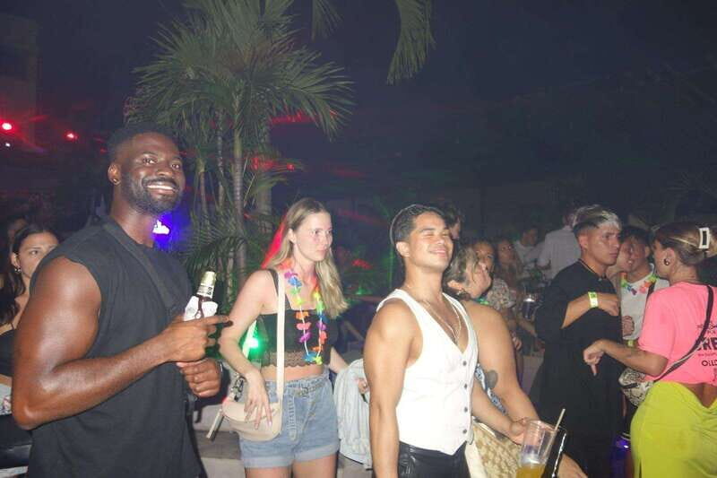 Playa del Carmen: Social Pubcrawl, meet fellow travelers - Included & Not Included