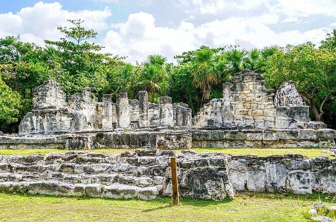 Playa del Carmen to Cancun private transfer, option to stop - Who Should Consider This Service?