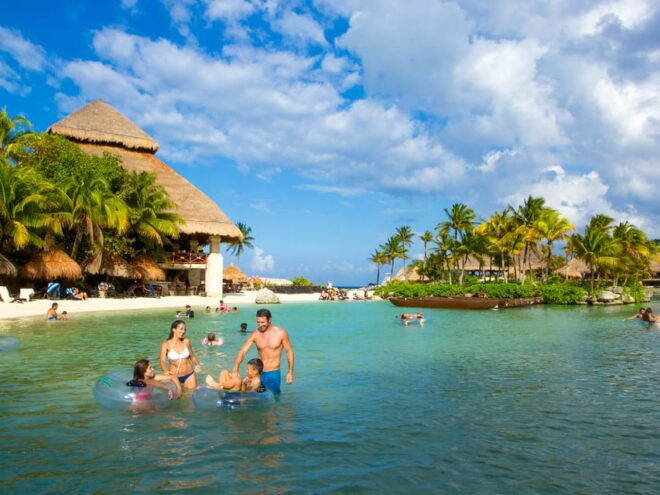 Playa Del Carmen: Xcaret Plus Admission With Show and Lunch - Dining and Refreshments