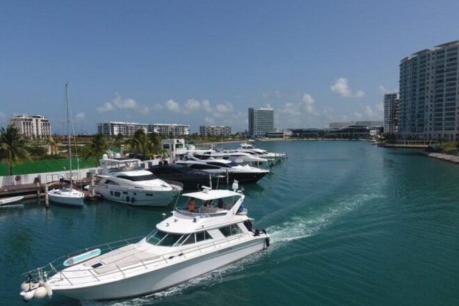 Playa Mujeres: Private Yacht Rental - 4-hour SR55H4 - Itinerary and Activities
