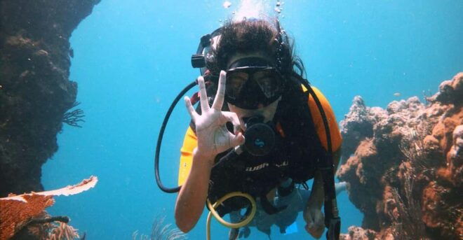 Playa: PADI Advanced - Languages Available