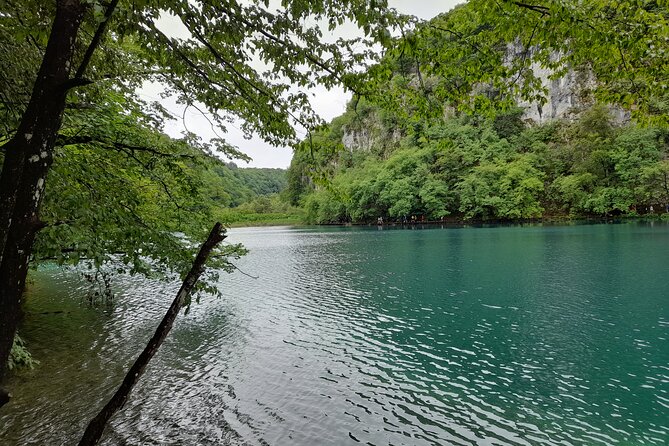 Plitvice Lakes Daily Guided Tour From Zagreb - Guarantees and Reservations