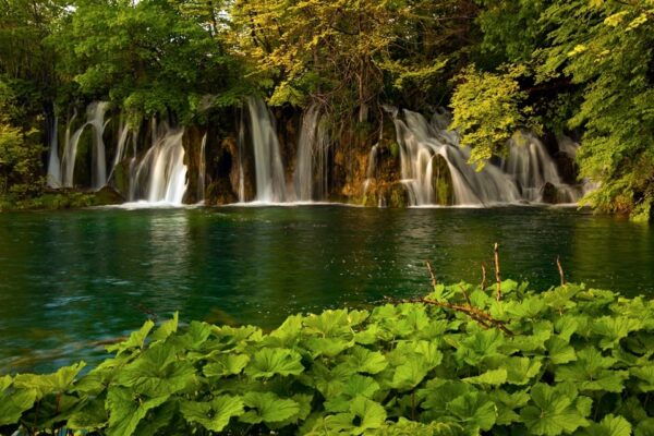 Plitvice Lakes Day Tour From Zagreb - Panoramic Train Ride