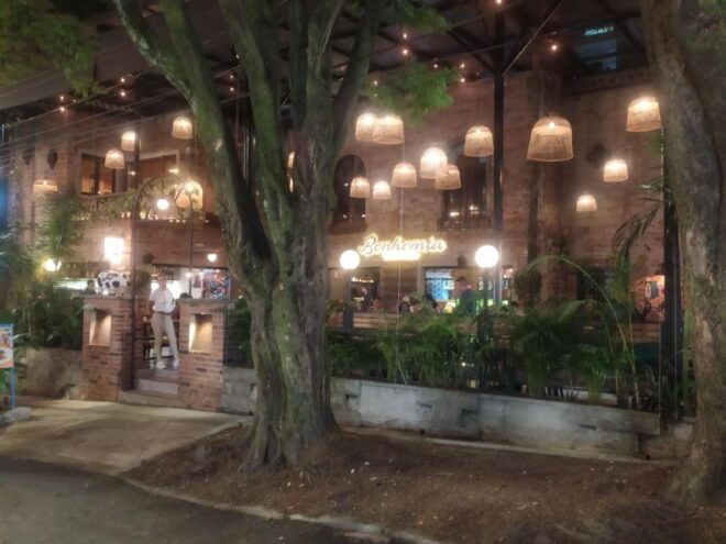 Poblado's Night Walking Tour - Participant Requirements