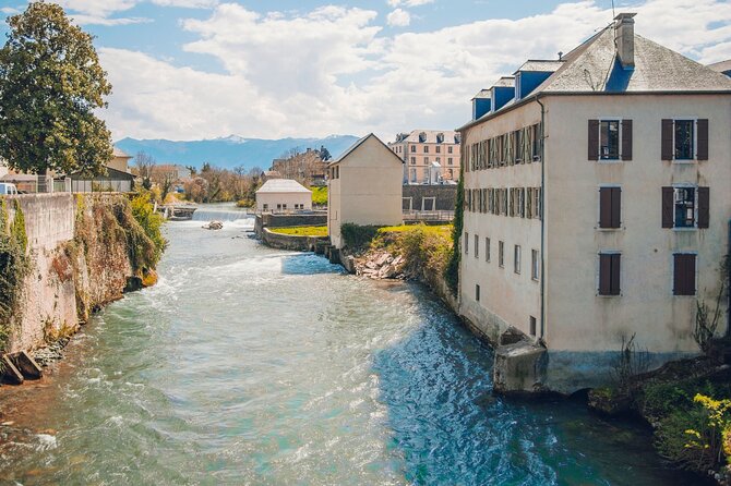 Poetic Show and Relaxing Walk in Oloron - Common Questions