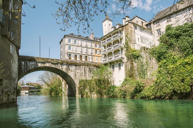 Poetic Show and Relaxing Walk in Oloron - The Sum Up