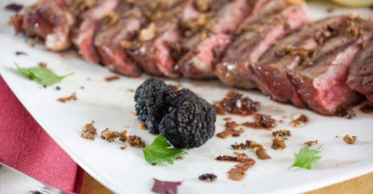 Poggibonsi: Fiorentina Steak Lunch and Wine Tasting - Experience the Iconic Fiorentina Steak