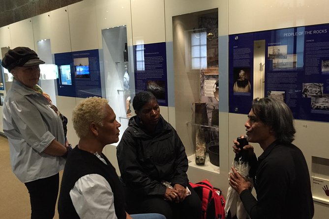 Poihakena Tours: Stories of Maori in Sydney - Maori Art and Music in Sydney