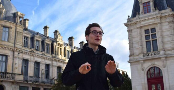 Poitiers: Guided City Walking Tour - Starting and Finish Locations