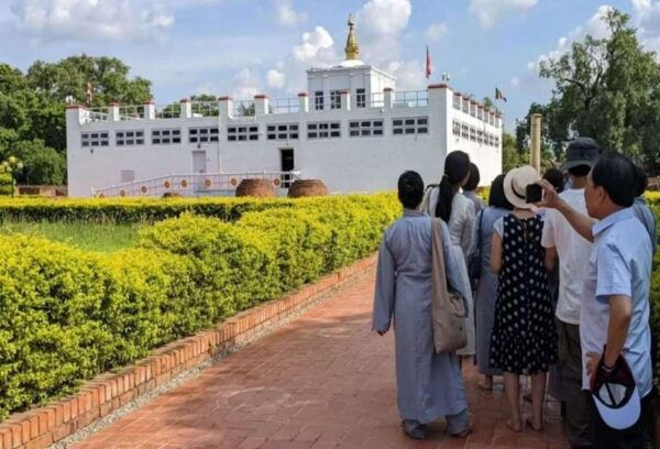 Pokhara : 4 Day Lumbini and Chitwan Safari Tour By Car - Customer Reviews