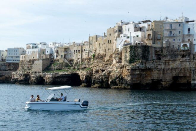 Polignano a Mare Caves and Grottos Tour by Boat With Spritz - Meeting Point