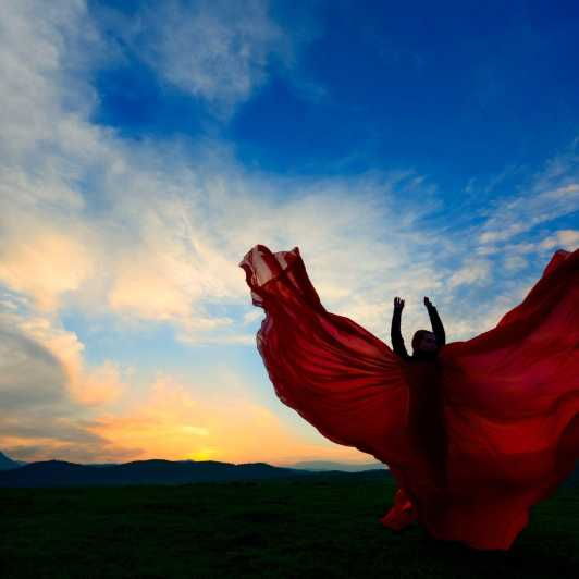 Polignano a Mare: Flying Dress Photo Shooting - Dress Code Tips